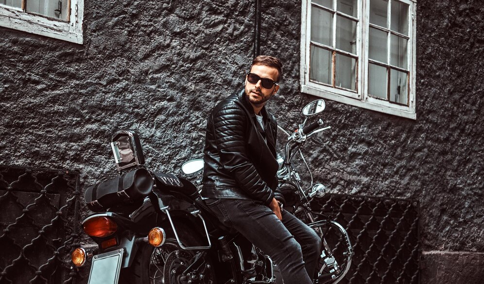 How to Choose the Perfect Motorcycle Jacket for Every Season