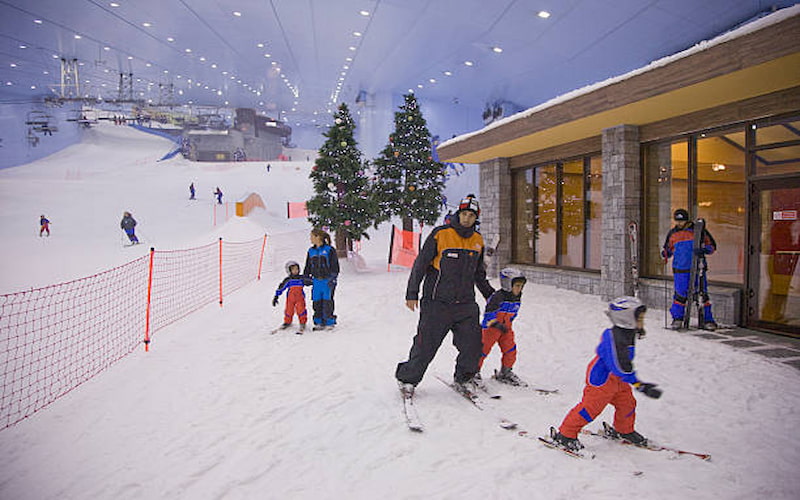 Ski Dubai for Beginners: Tips for First-Time Skiers and Snowboarders