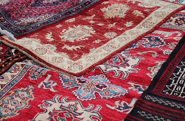 Handmade Kashmir Carpets: A Blend of Tradition and Style