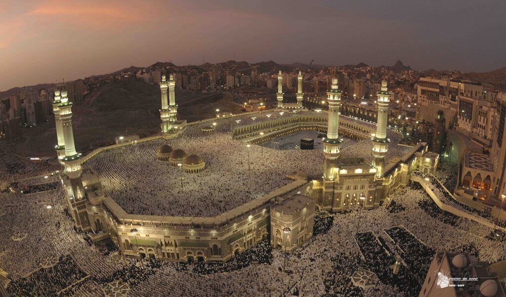 Enhance Your Umrah Experience with a Private Umrah Taxi Serv