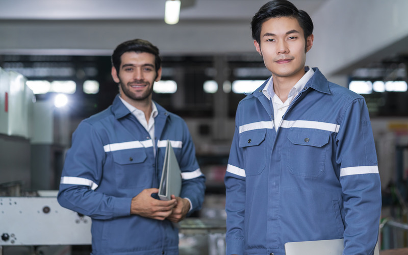 Why Industrial Uniforms Are Essential for Factory Workers